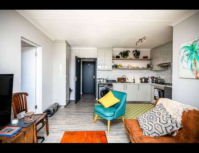 1 BEDROOM APARTMENT FOR SALE IN TABLE VIEW